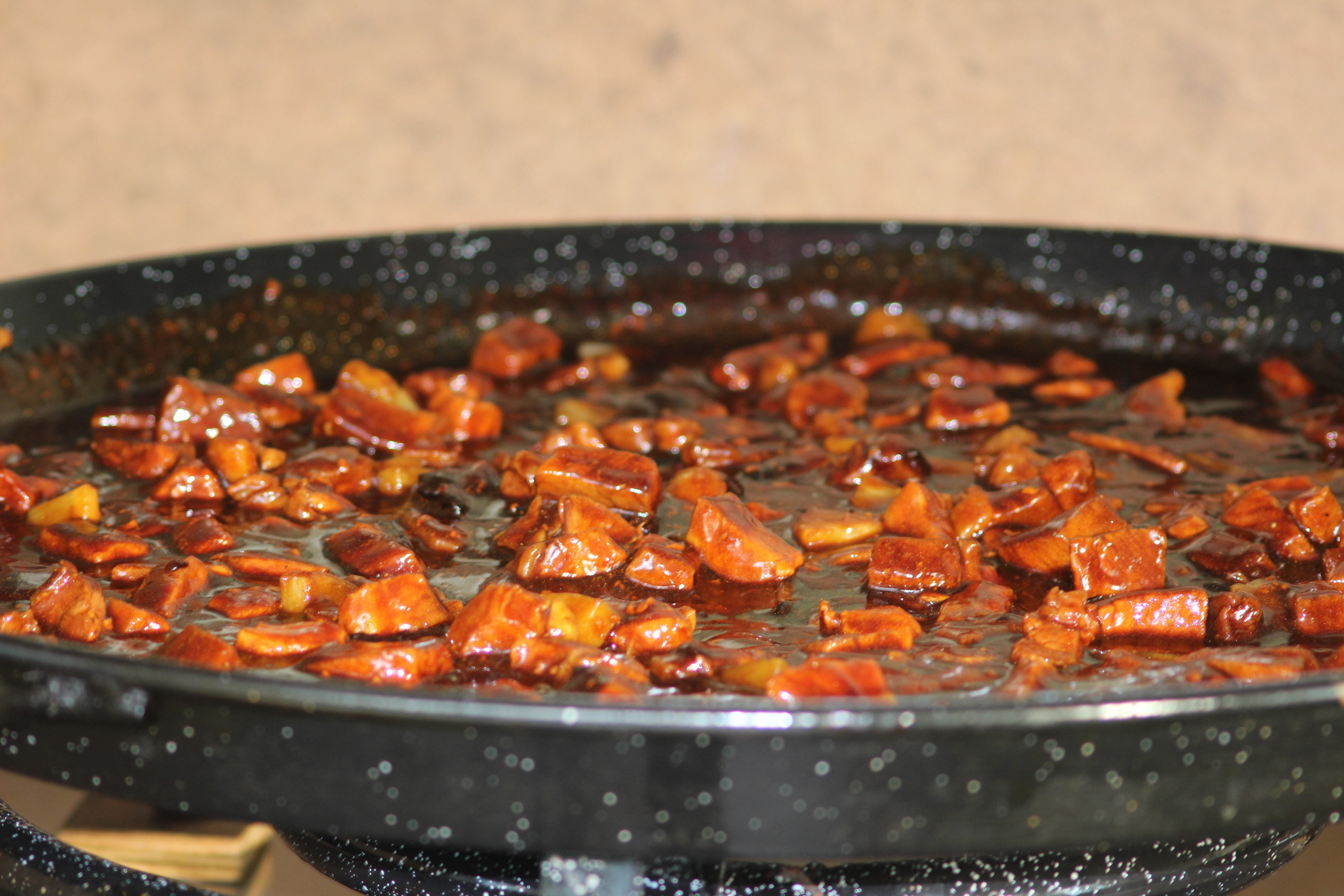 Plat unique cuisiné en grande poêle