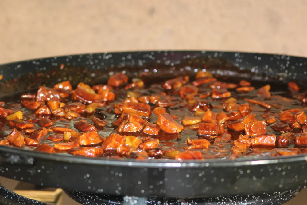 Plat unique cuisiné en grande poêle