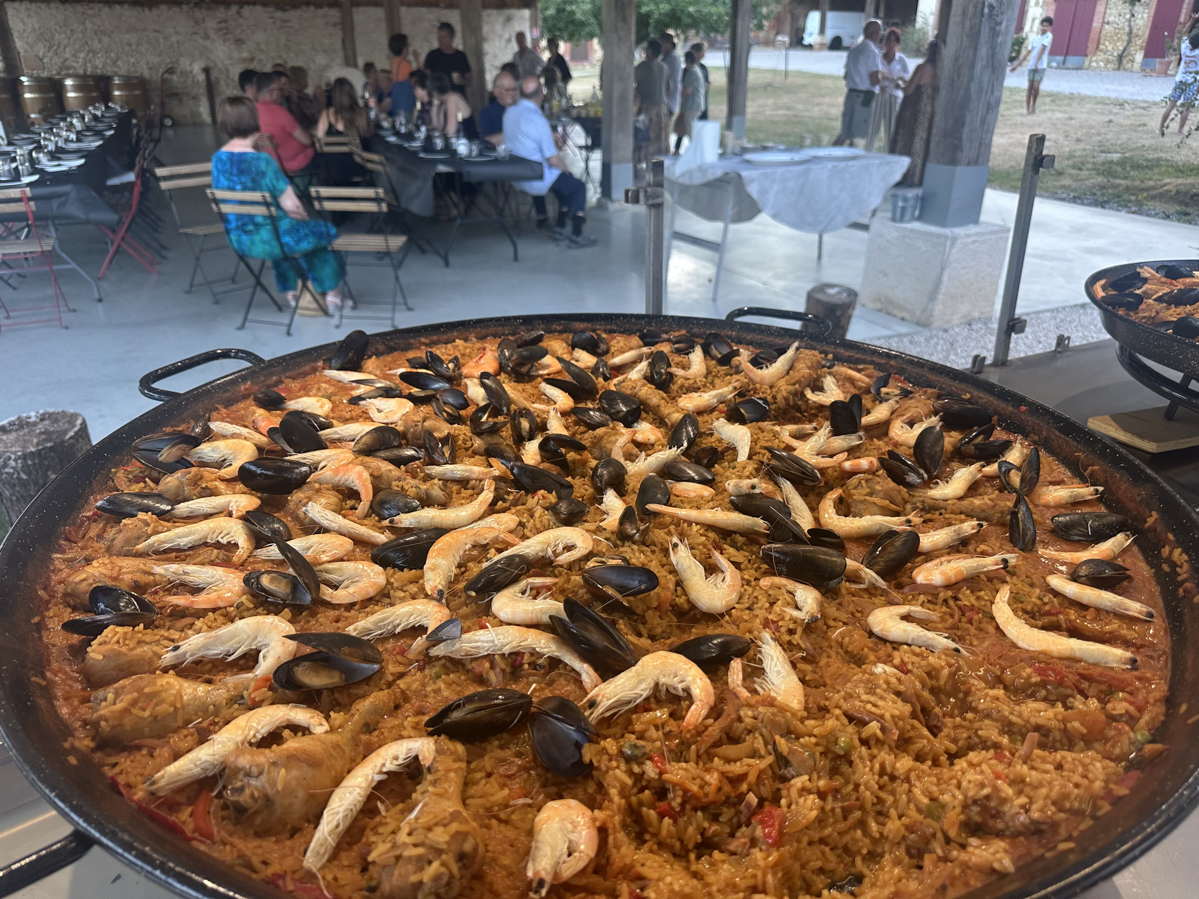 Paella Royale cuisinée en grande poêle